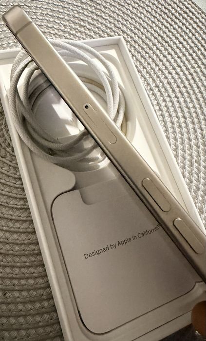 iPhone 15 Pro 256GB – Impecabil + 4 Huse Cadou, Full Box