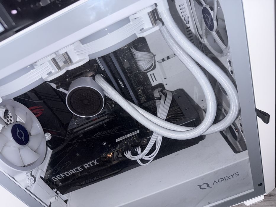 Sursă AQIRYS Pulsar LS White 550W – 80+ White, stare impecabila, silen