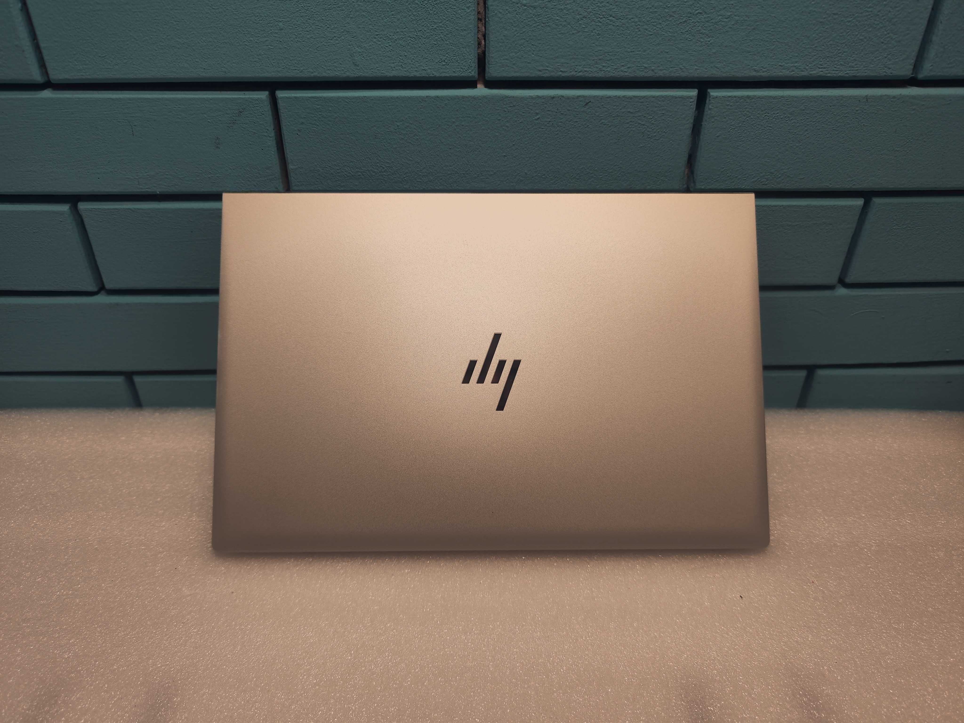 HP EliteBook 830 G8 – i7-1185G7 vPro, 16GB RAM, 512GB SSD, 13.3" FHD