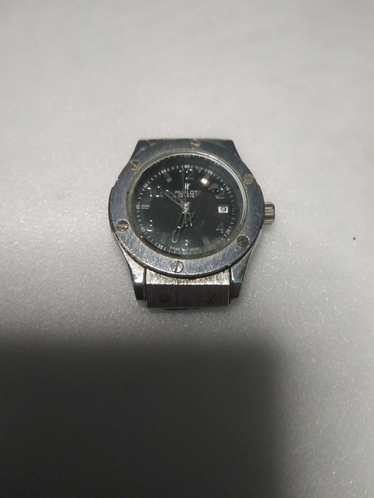 Продам часы hublot на запчасти