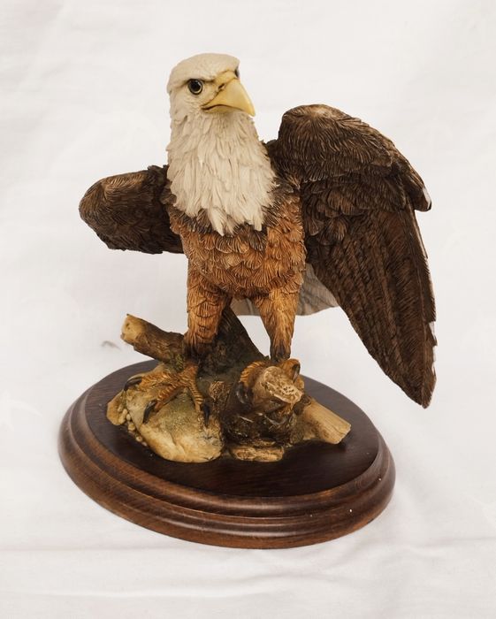 Figurină decorativă Vultur din Colecția Country Artist, din rășină