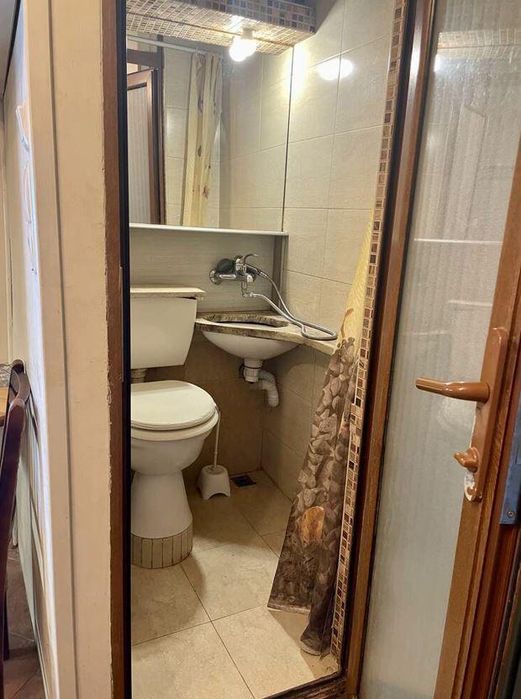 Дава се под наем Едностаен апартамент в Бургас, Център - 30 кв.м за 331.5 € - Снимка #2