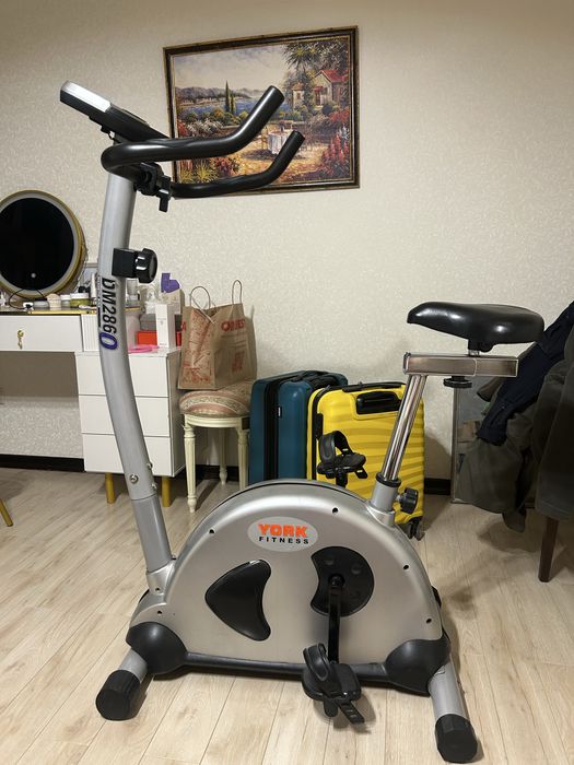 Велотренажёр York Fitness