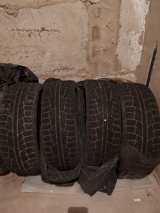 Продам зимние покрышки