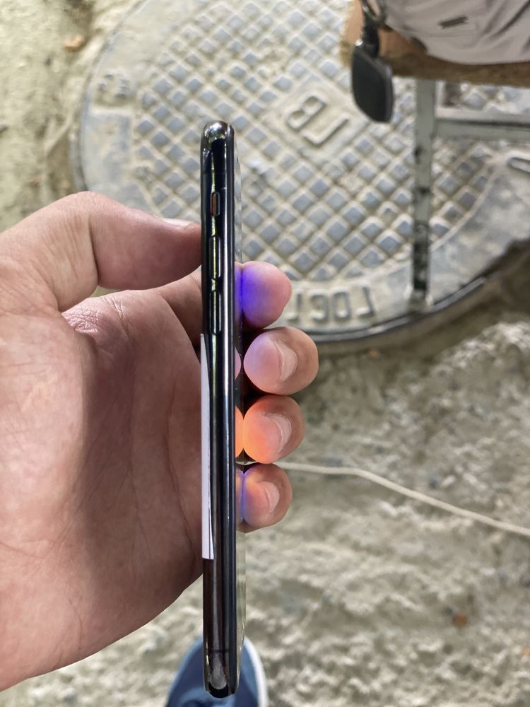 Iphone x 64 pamit 81 %holati idiyal
