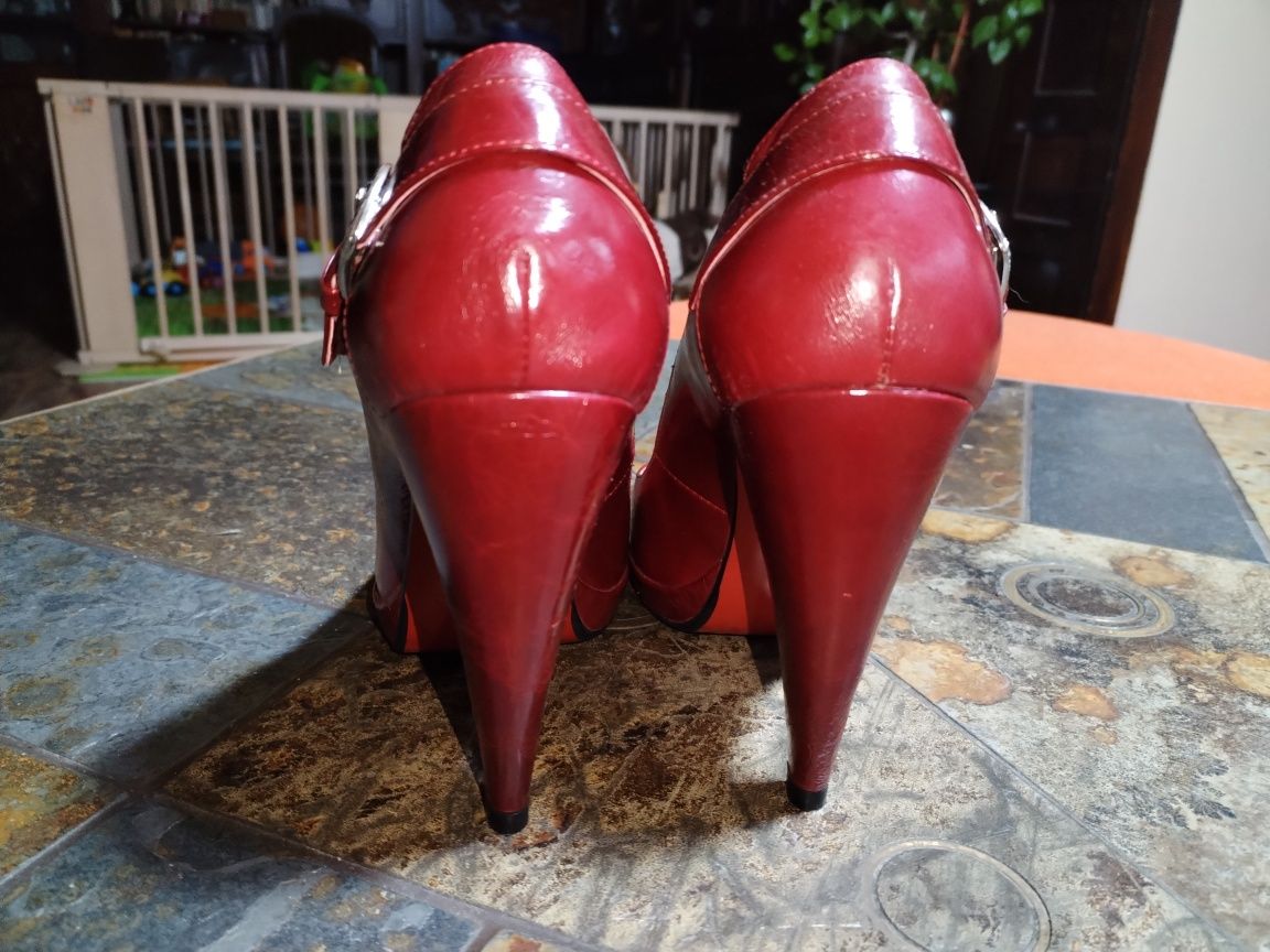 Pantofi roșii de piele Patrizia Rigotti