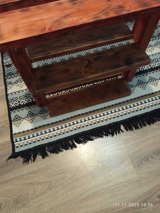 Дървен стелаж за обувки