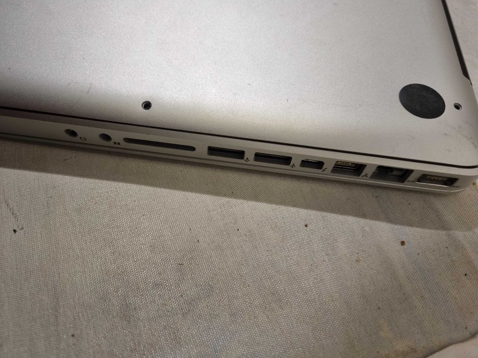 Defect Macbook pro a1286 dezmembrez