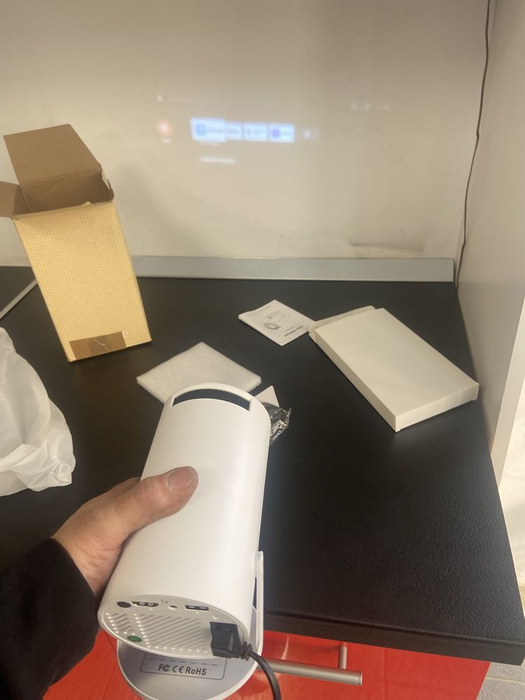 Videoproiector led android wi fi