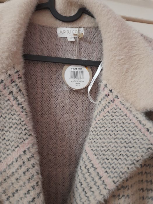 Pardesiu nou Apricot