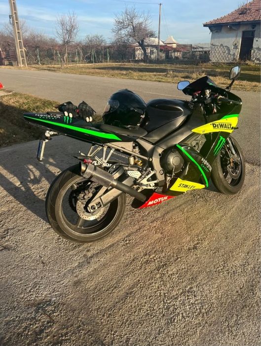 Vând Motocicletă Yamaha R1