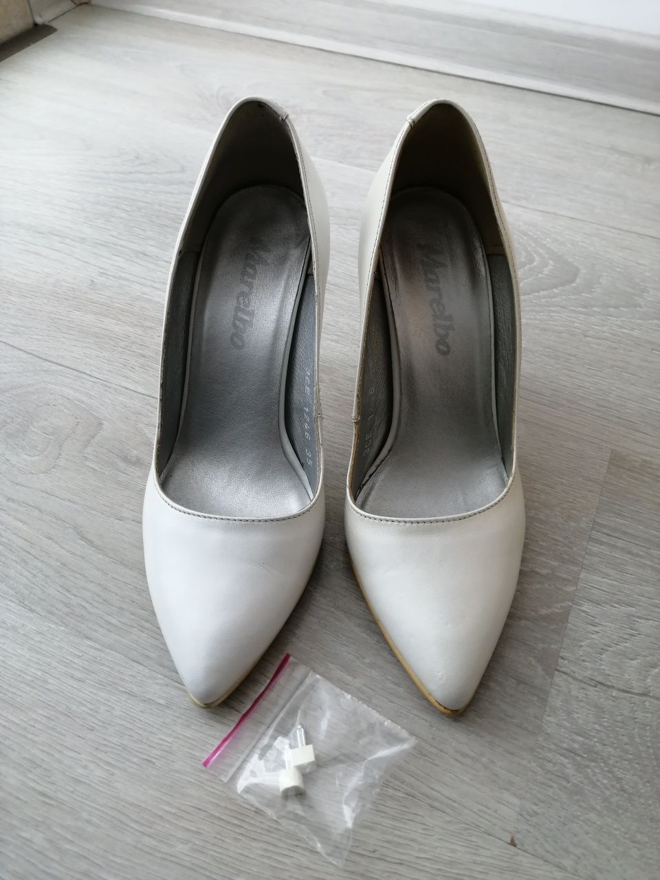 Pantofi eleganti alb sidef marime 35