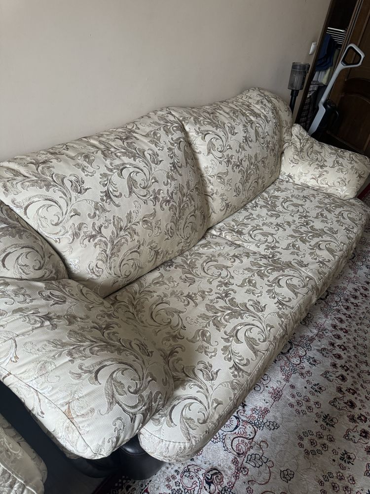 Продам диван с креслом