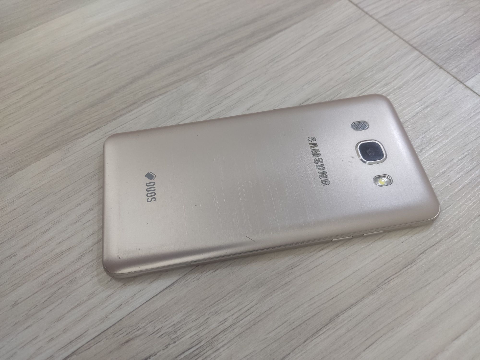 Samsung j5  2016 холати яхши