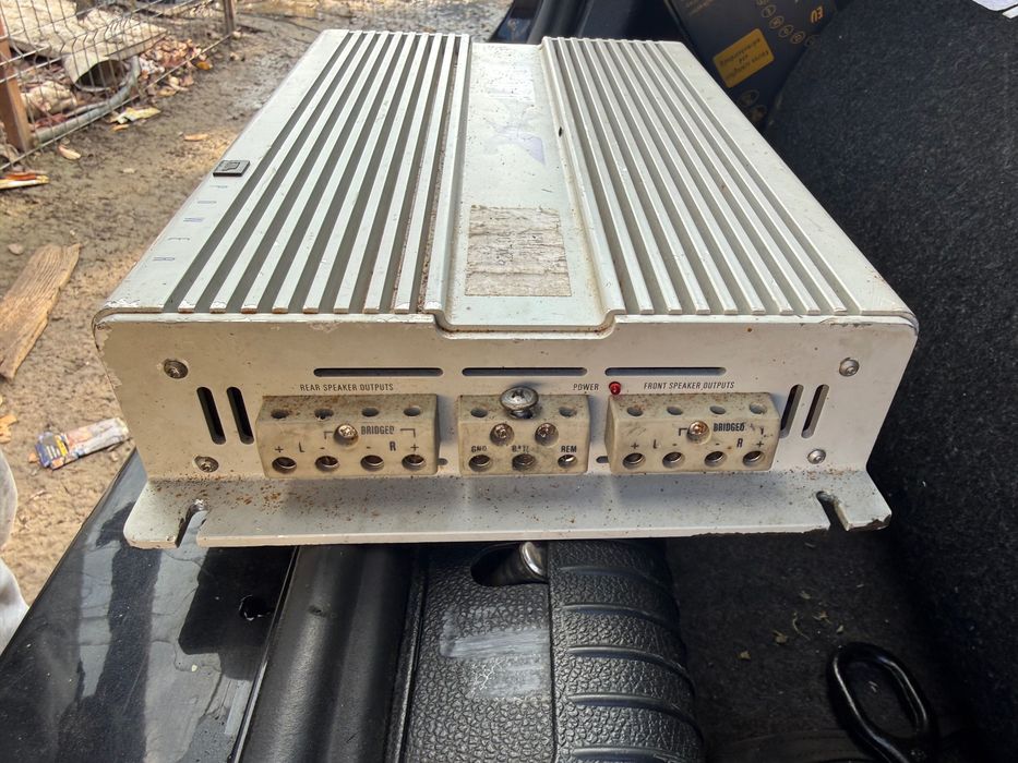 Vând subwoofer plus stație JBL