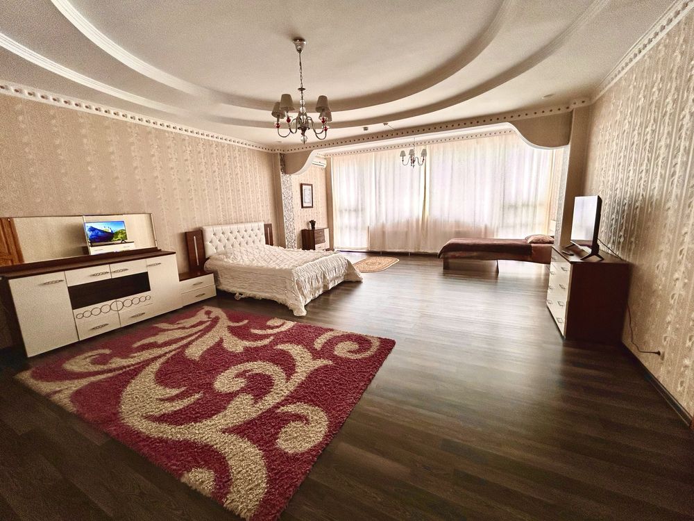 Сдается квартира посуточно 3-комнатная квартира, 250 м², Сатпаева 39В