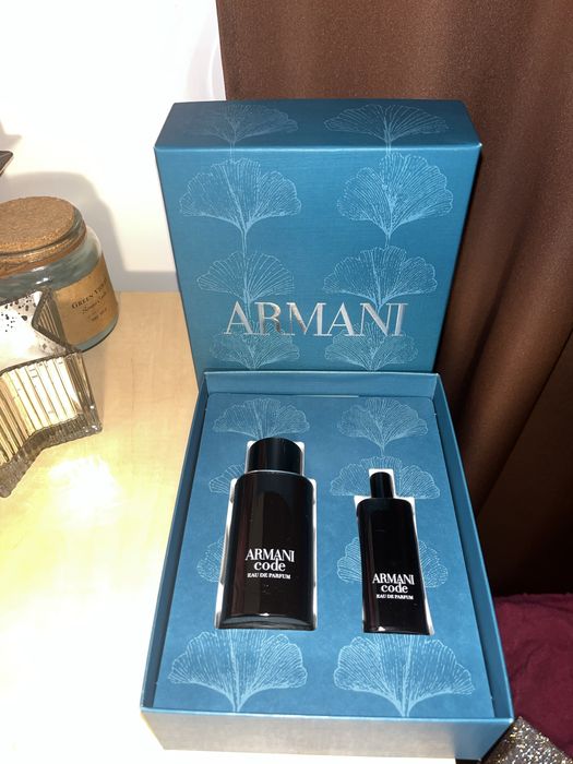 Vand set 2 parfumuri Armani originale nou