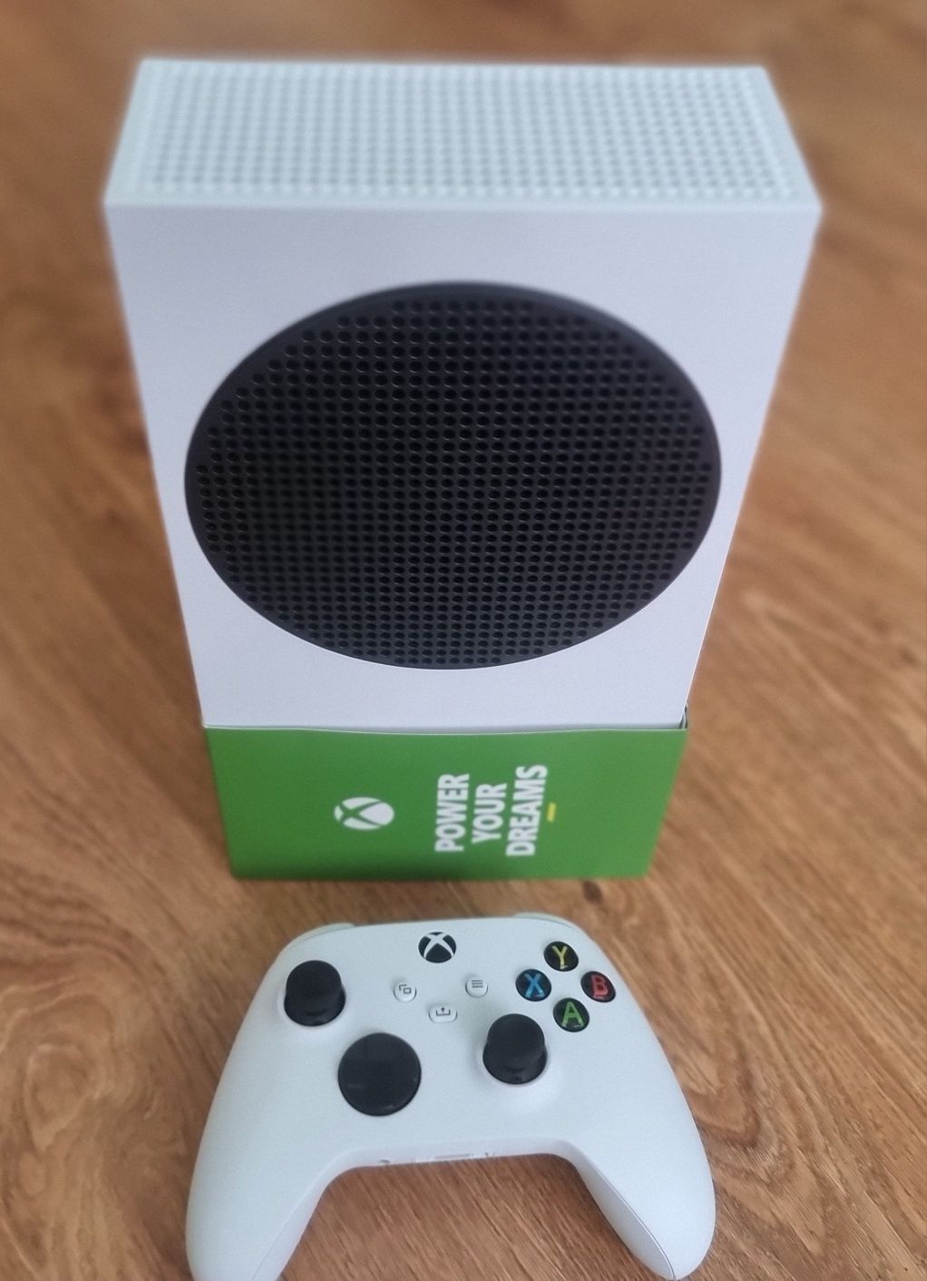 Продавам Конзола Microsoft Xbox Series S 512GB GILDED HUNTER BUNDLE