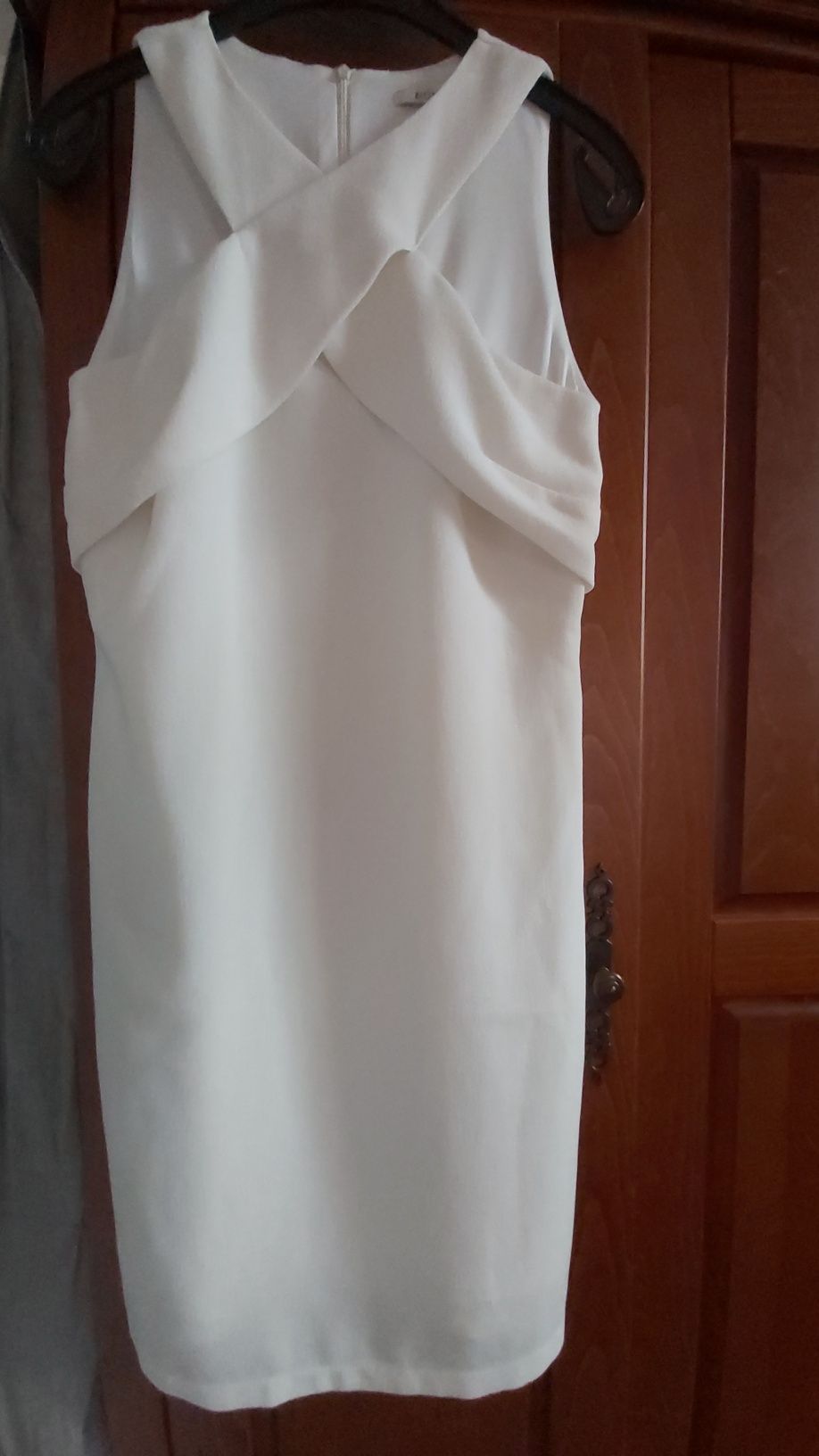 Фантастична S бяла къса рокля Kiomi