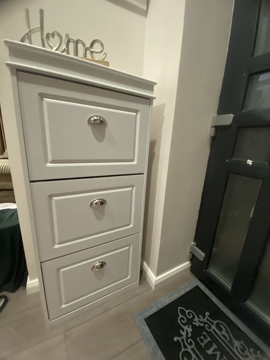 Pantofar aproape nou, stare f buna, elegant, din MDF