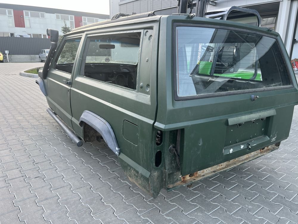 Caroserie Jeep Xj in doua usi