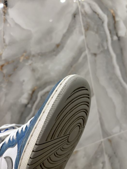 Jordan 1 hyper royal