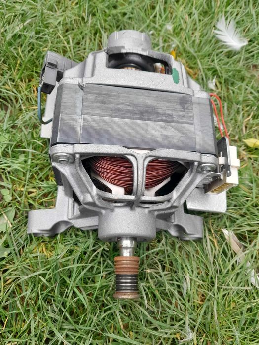 Vând motor masina de șpalat wirlpool