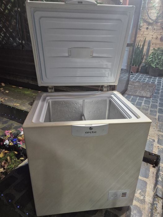 Lada frigorifica/ congelator