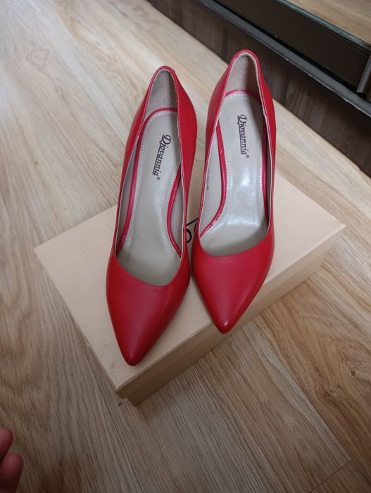 Натуралыная кожа ,новый 15000тг