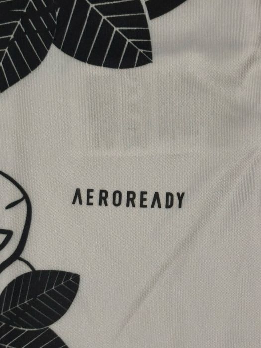 Real Madrid тениска Special Edition – размер M, чисто нова