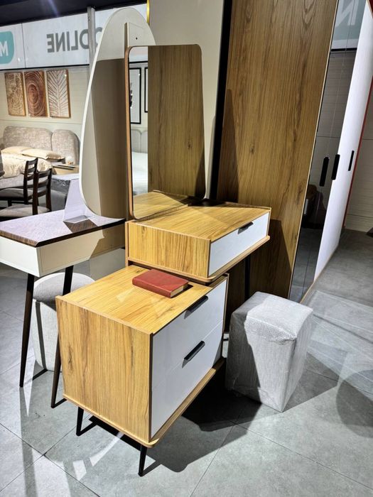 Продам трюмо с зеркалом!!!