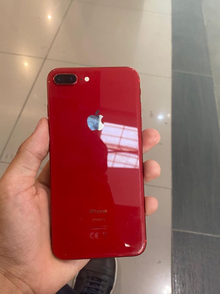 iphone 8+ красный