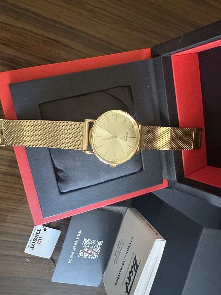 Унисекс часовник Tissot -400 лв