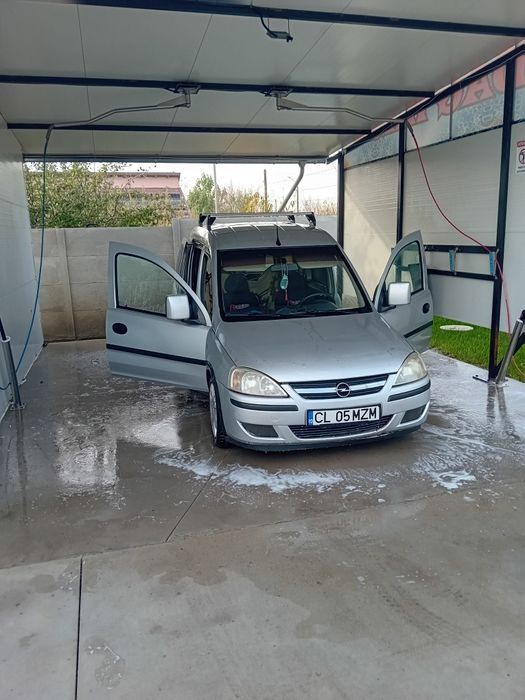 Vând Opel combo autoturism