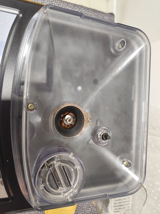 Vând espressor Saeco Intelia Evo