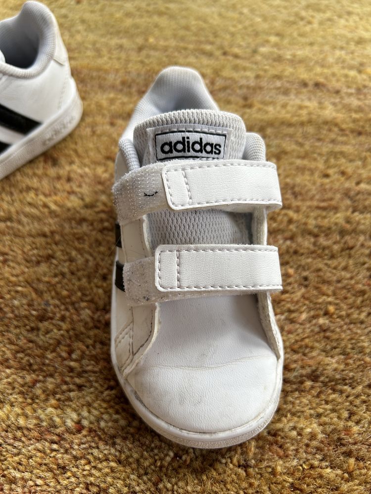 Pantofi sport Adidas copii mărimea 22 albi