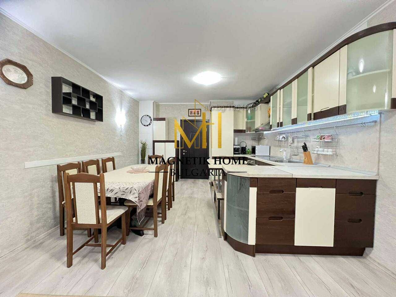 Дава се под наем Двустаен апартамент в Бургас, Център - 80 кв.м за 510 € - Снимка #1