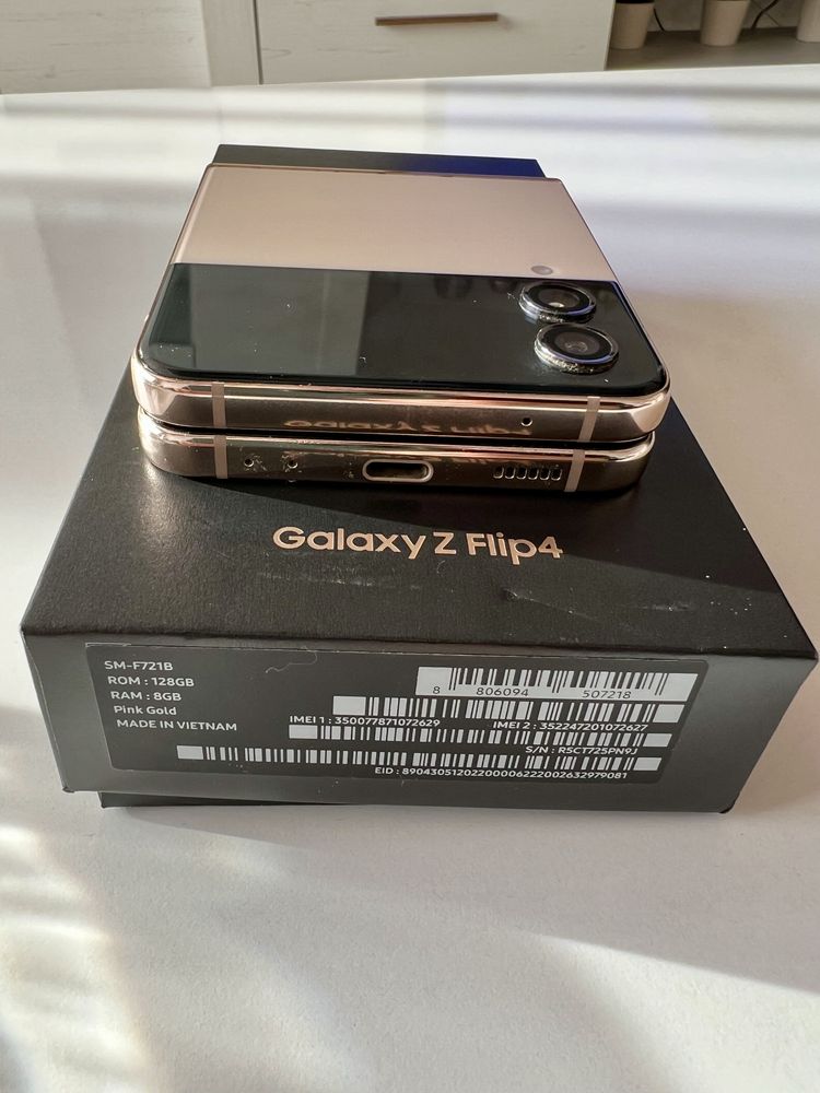 Samsung Galaxy Z Flip 4-128GB