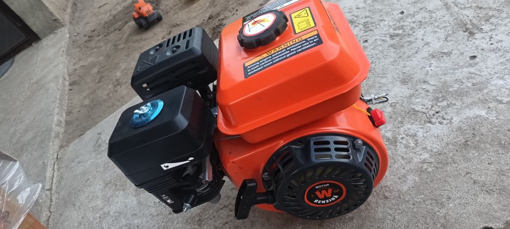 Vând motor universal 7 cai