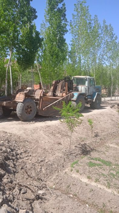 T.150 traktor sotiladi