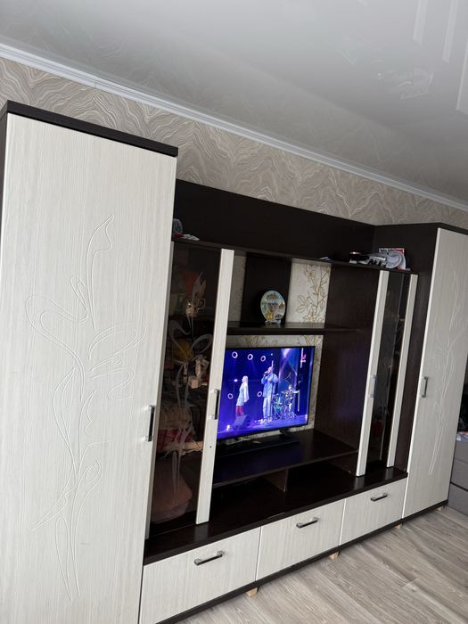 Продам шкафы и комод