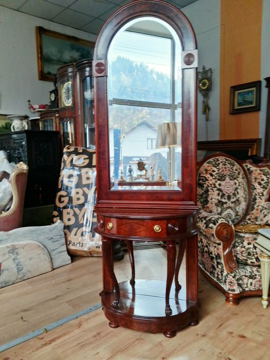 Конзола с огледало