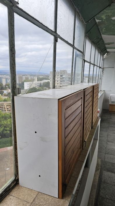 Продавам кухненски шкафове