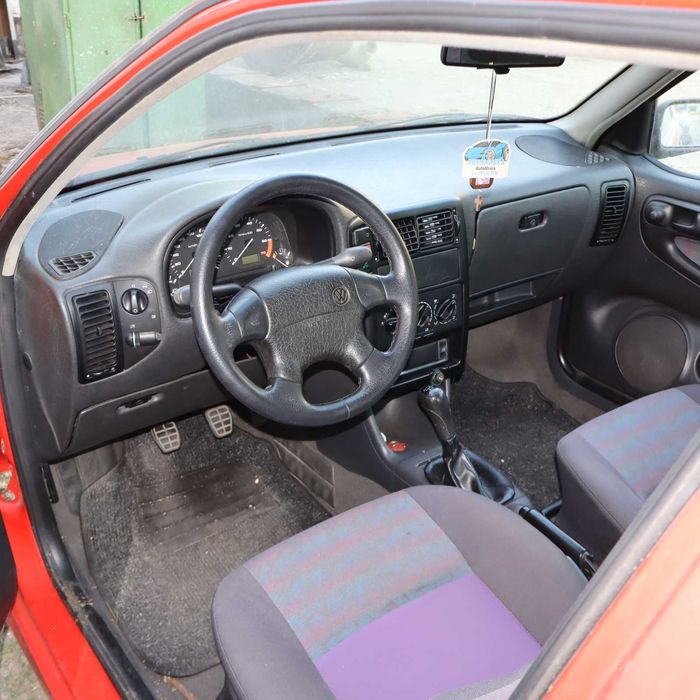 Фолксваген Поло 1.6  75 к.с. 97 год.Само на части