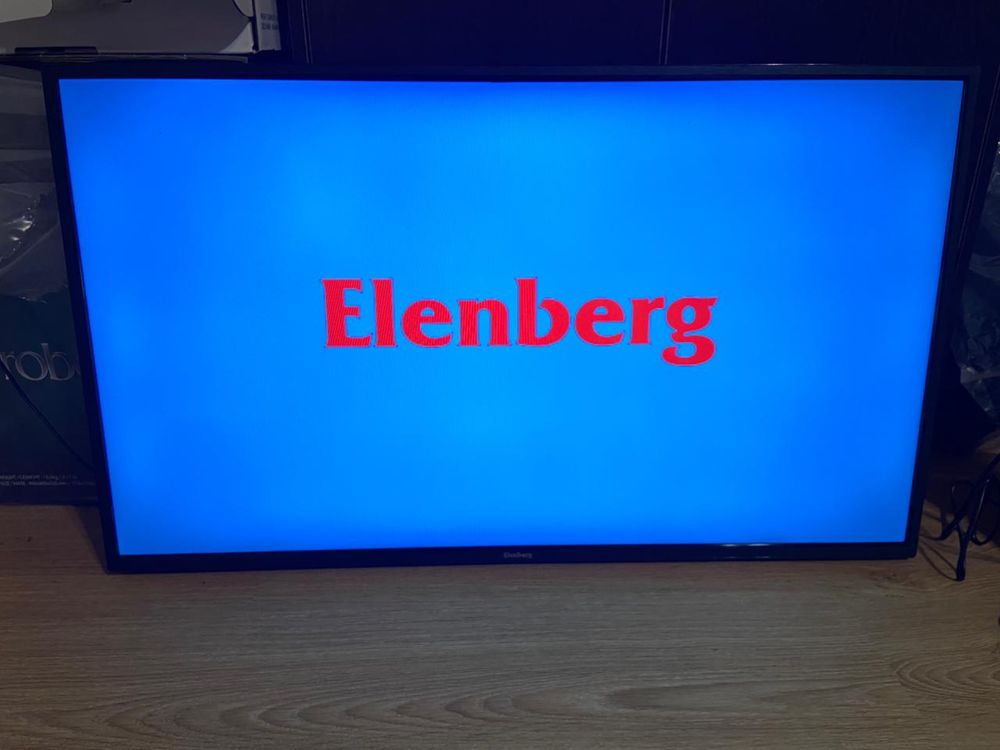 Телевизор Elenberg большой