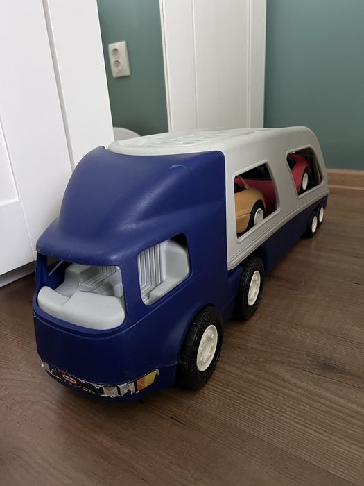 Детски автовоз с две коли Little Tikes