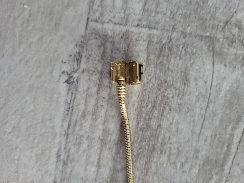 Bratara aur 14 k tip Pandora