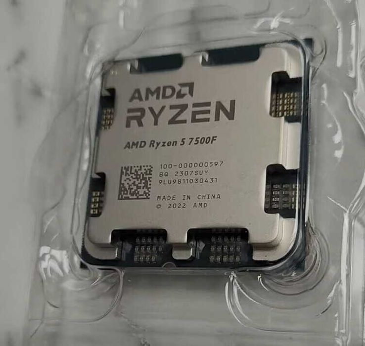 Kit Gaming GIGABYTE B650 EAGLE AX WIFI + AMD Ryzen 5 7500F