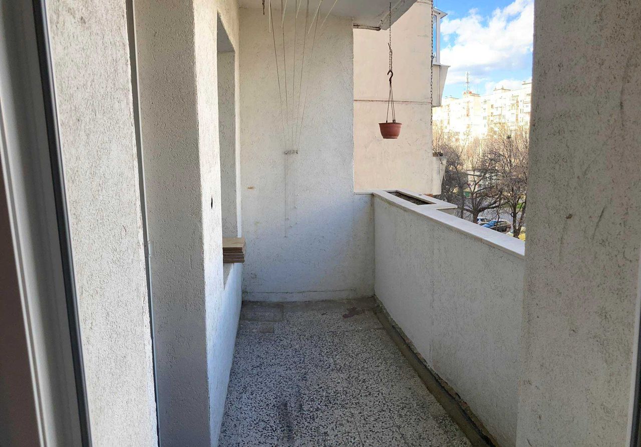 Дава се под наем Тристаен апартамент в Пловдив, Христо Смирненски - 100 кв.м за 475 € - Снимка #6