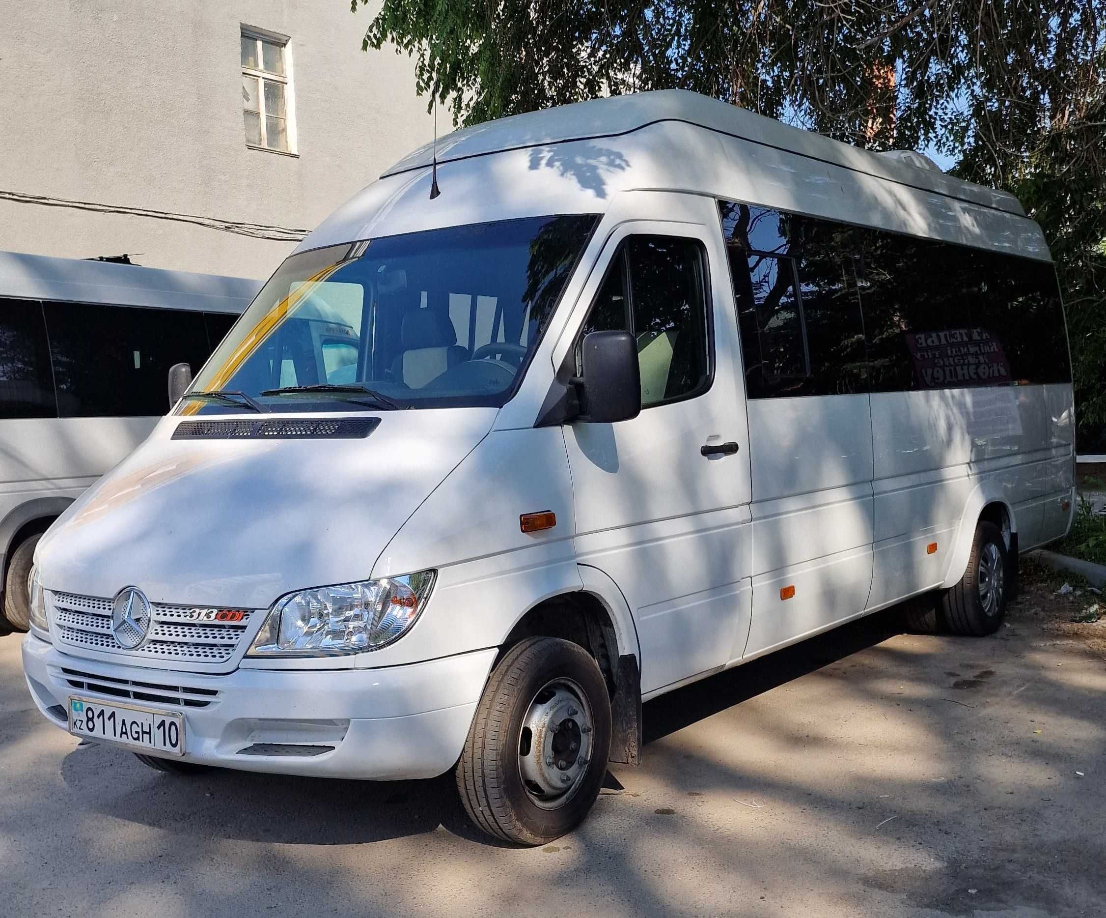 Пассажирские перевозки на микроавтобусе мерседес  10 -15 -40 мест